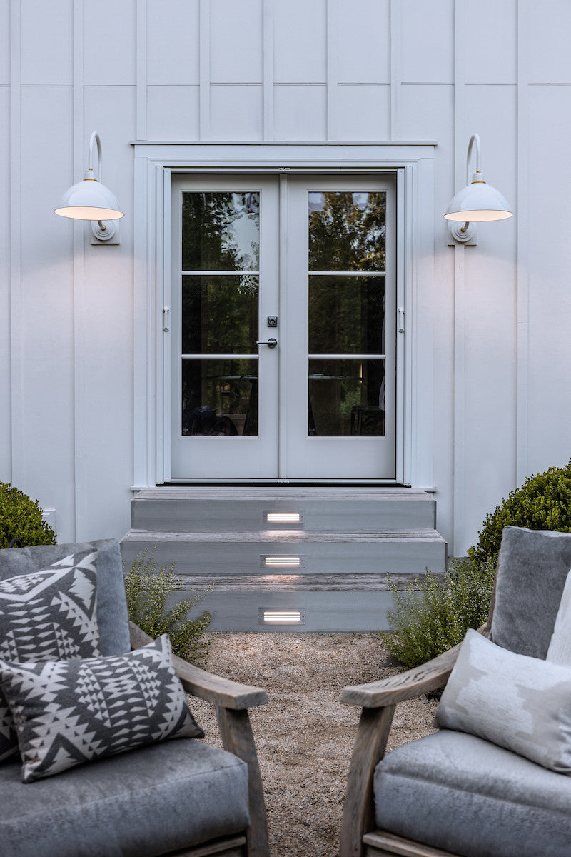 Exterior-Hinkley-HL10675