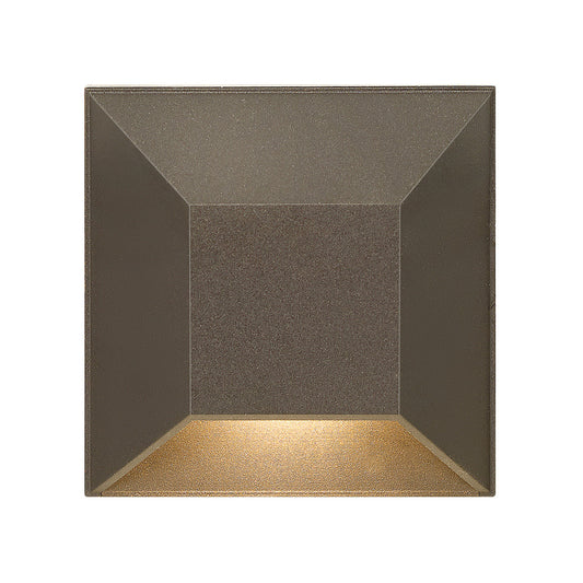 Hinkley Nuvi LED Outdoor Landscape Deck Sconce Bronze