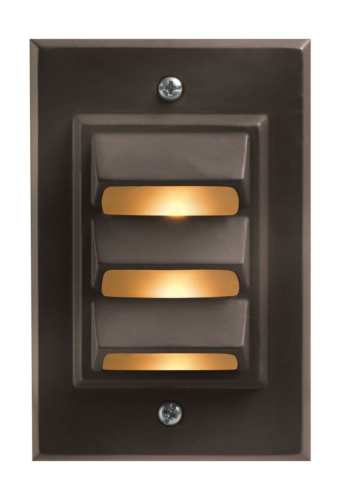 Hinkley Deck Vertical Landscape Deck Sconce Bronze