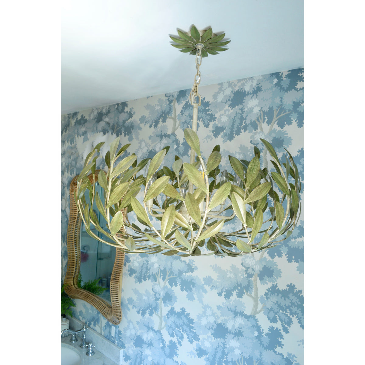 Broche 6-Light Champagne Green Tea Chandelier