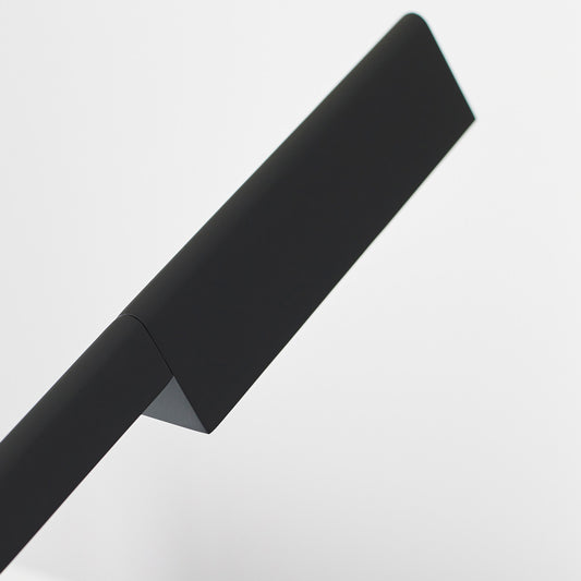 Visual Comfort Modern Dessau Table Lamp Brass