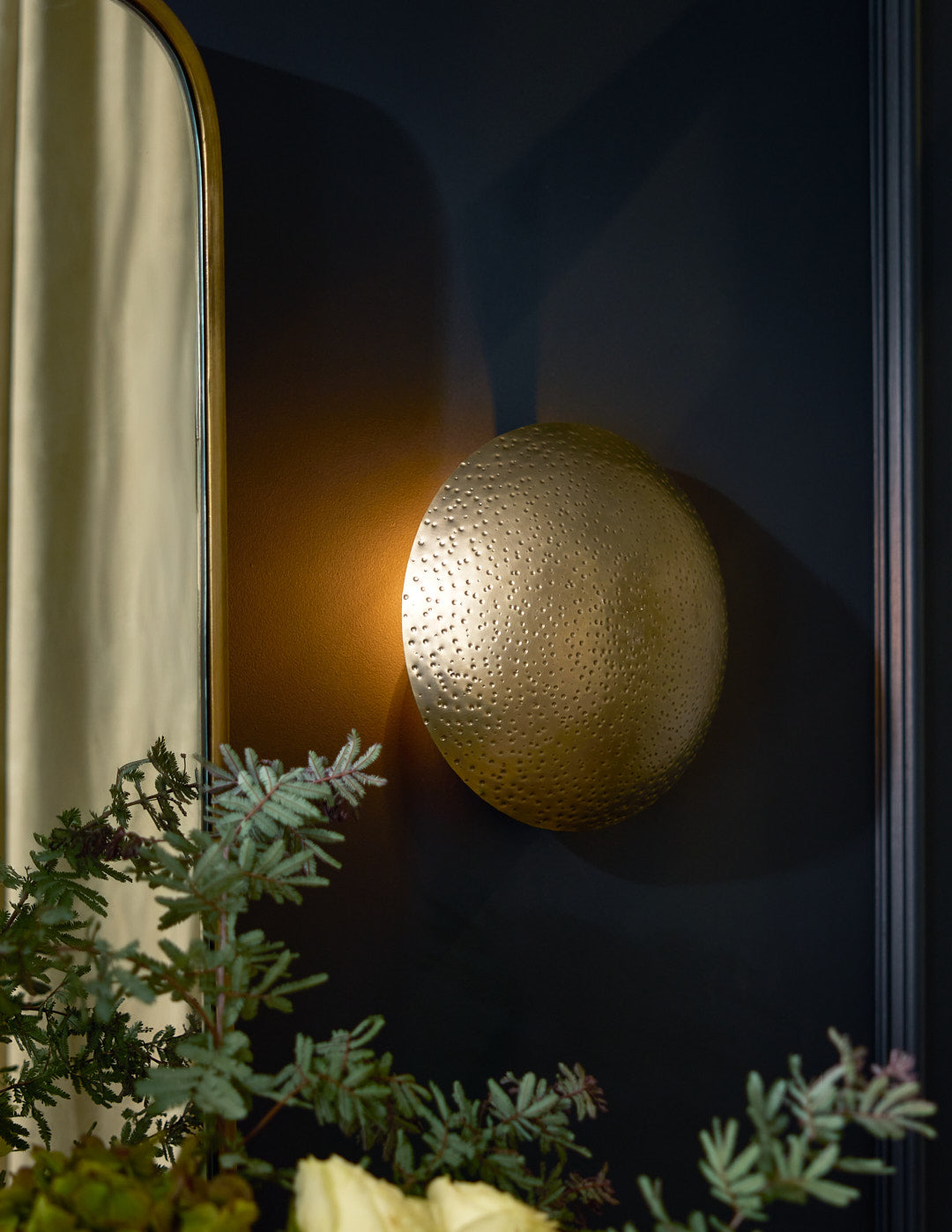 Naya Sconce
