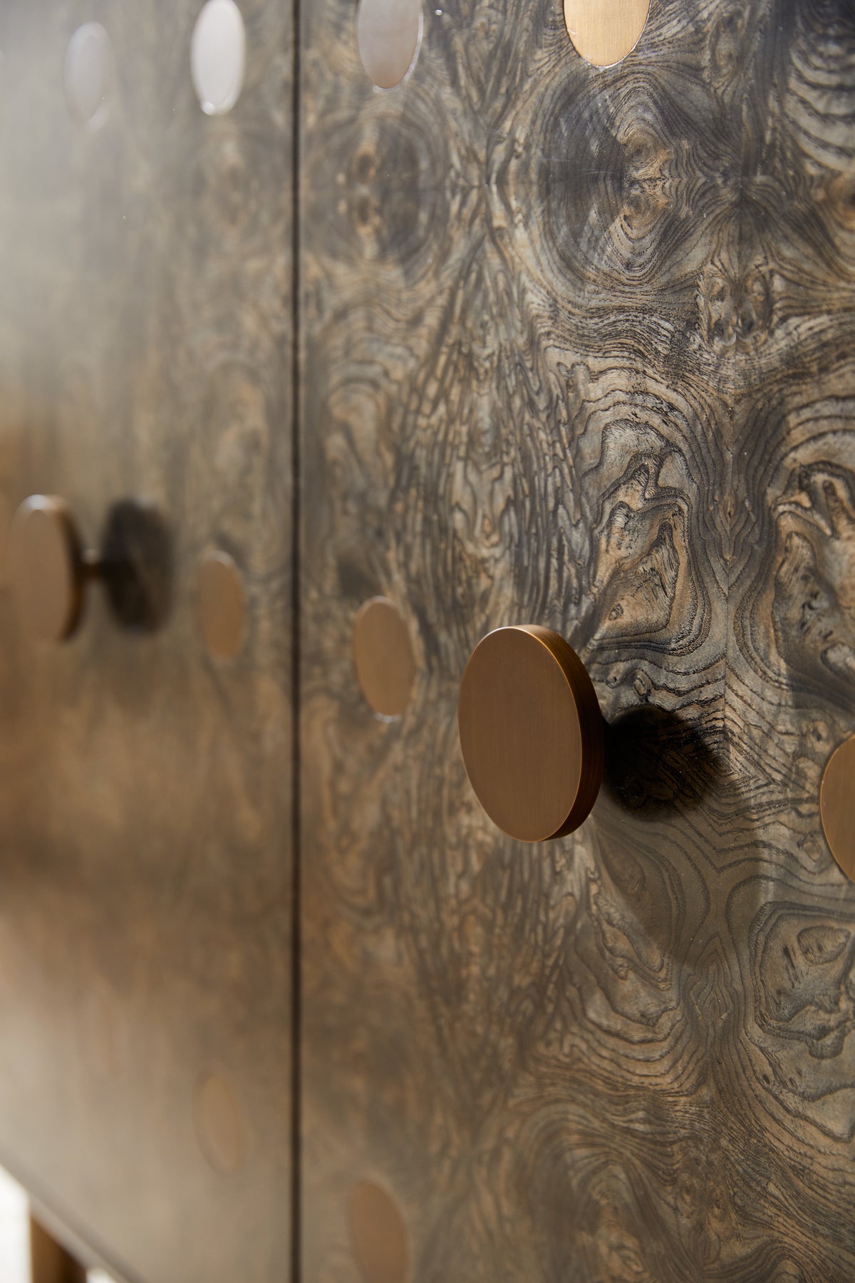 Keanu Cabinet