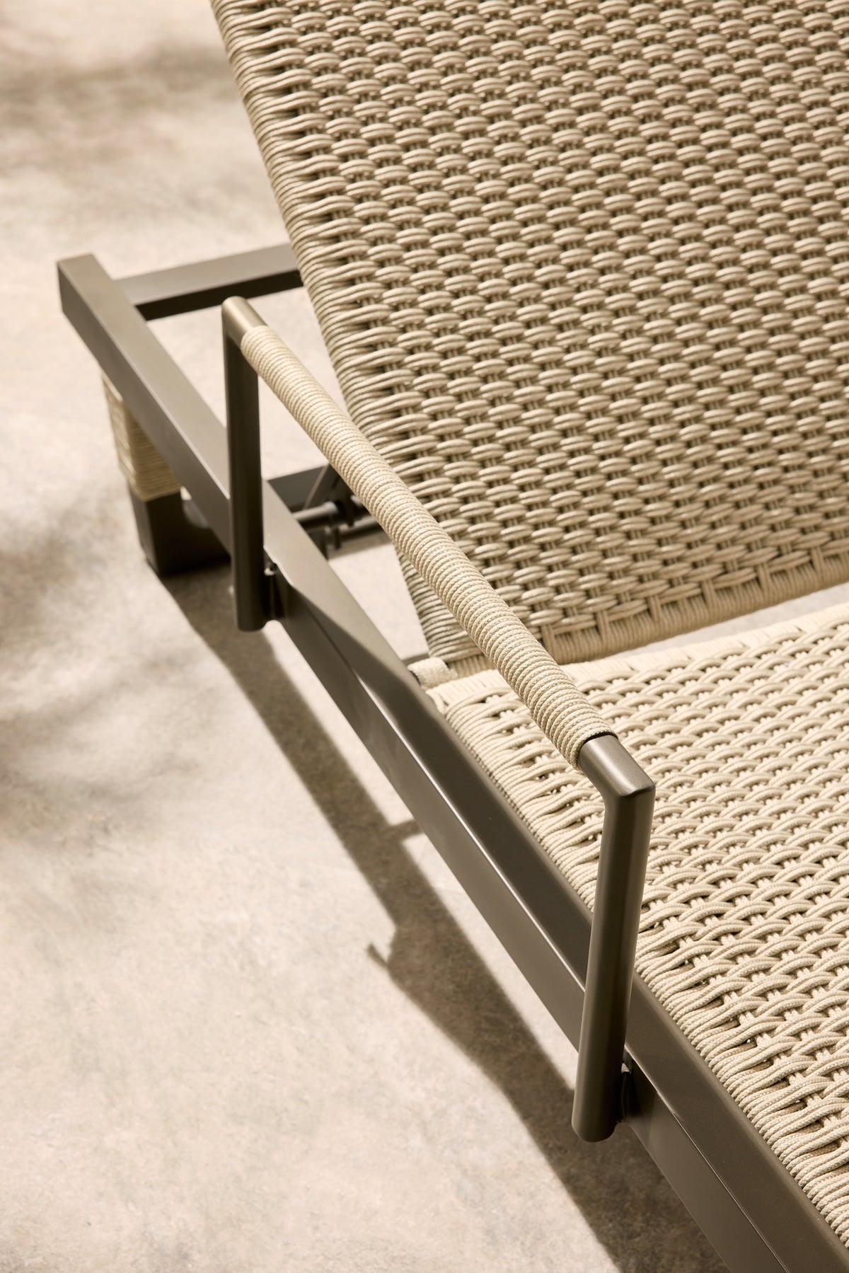 Daytona Outdoor Chaise, Armed