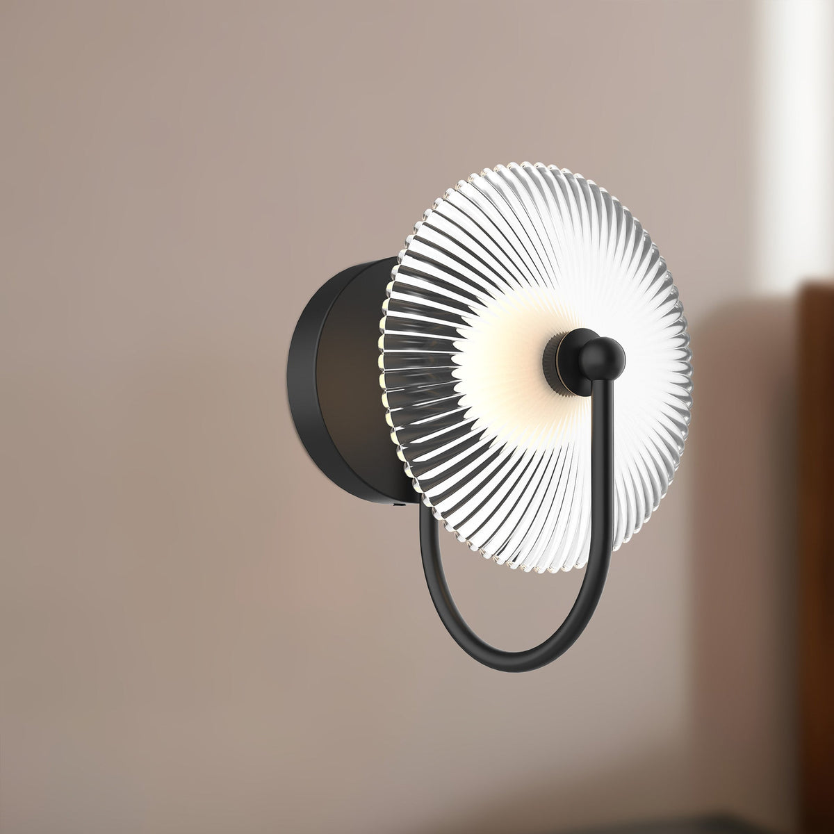 Hera 9" LED Wall Vanity Light