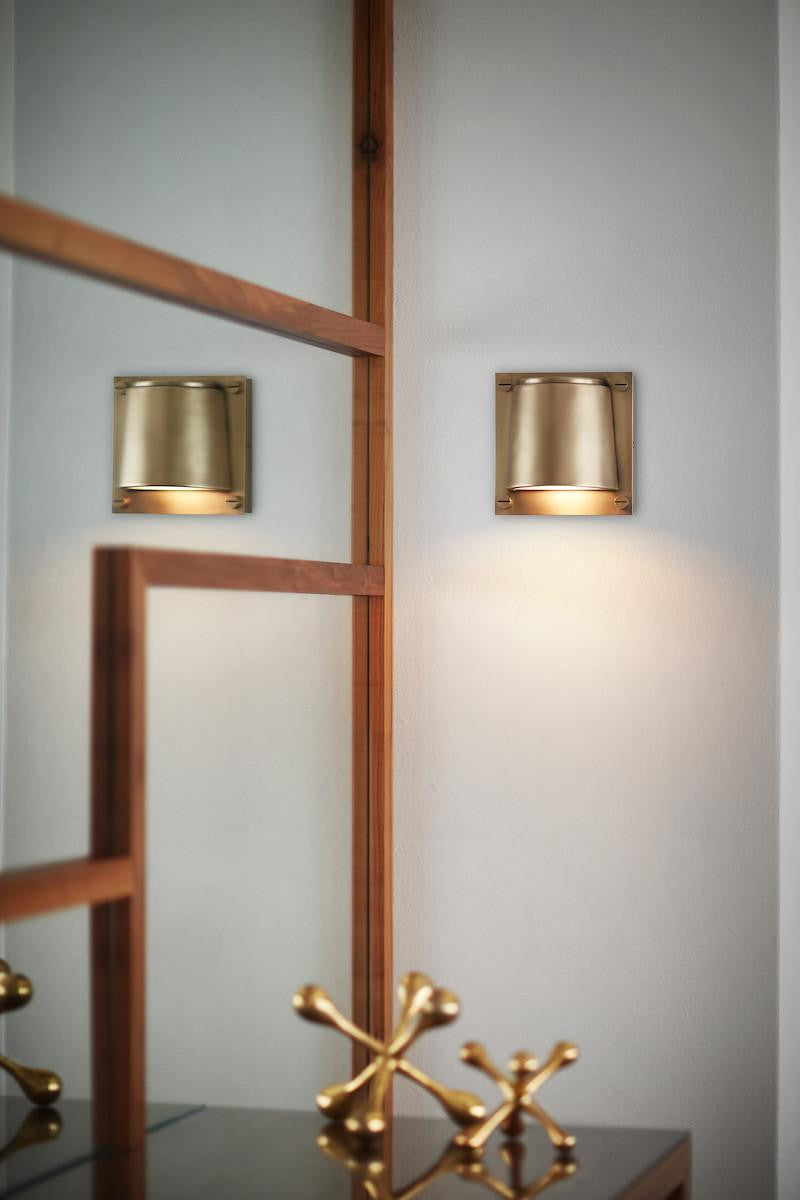 Hinkley Scout Bathroom Wall Sconce, 1-Light, Heritage Brass, 6.75"H (32530HB 9U68D)