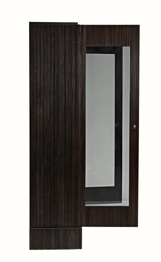Noir Noho Hutch