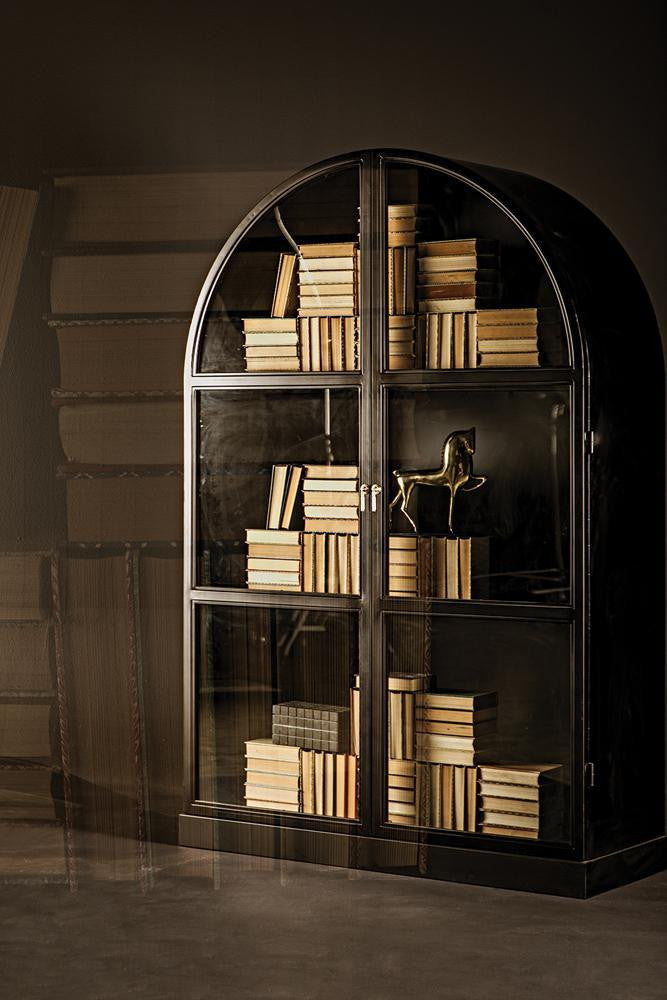 Noir Yoke Hutch