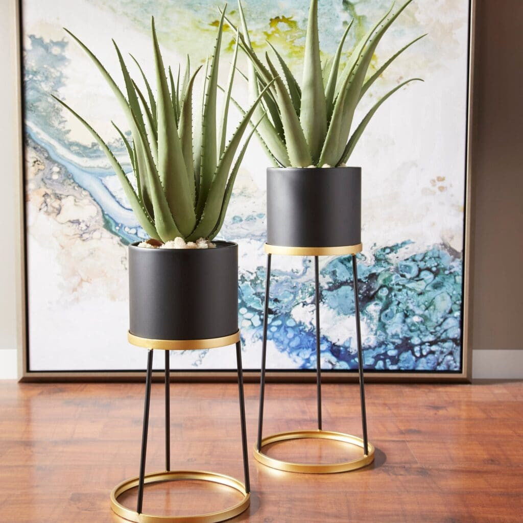 Cyan Design Liza Stand