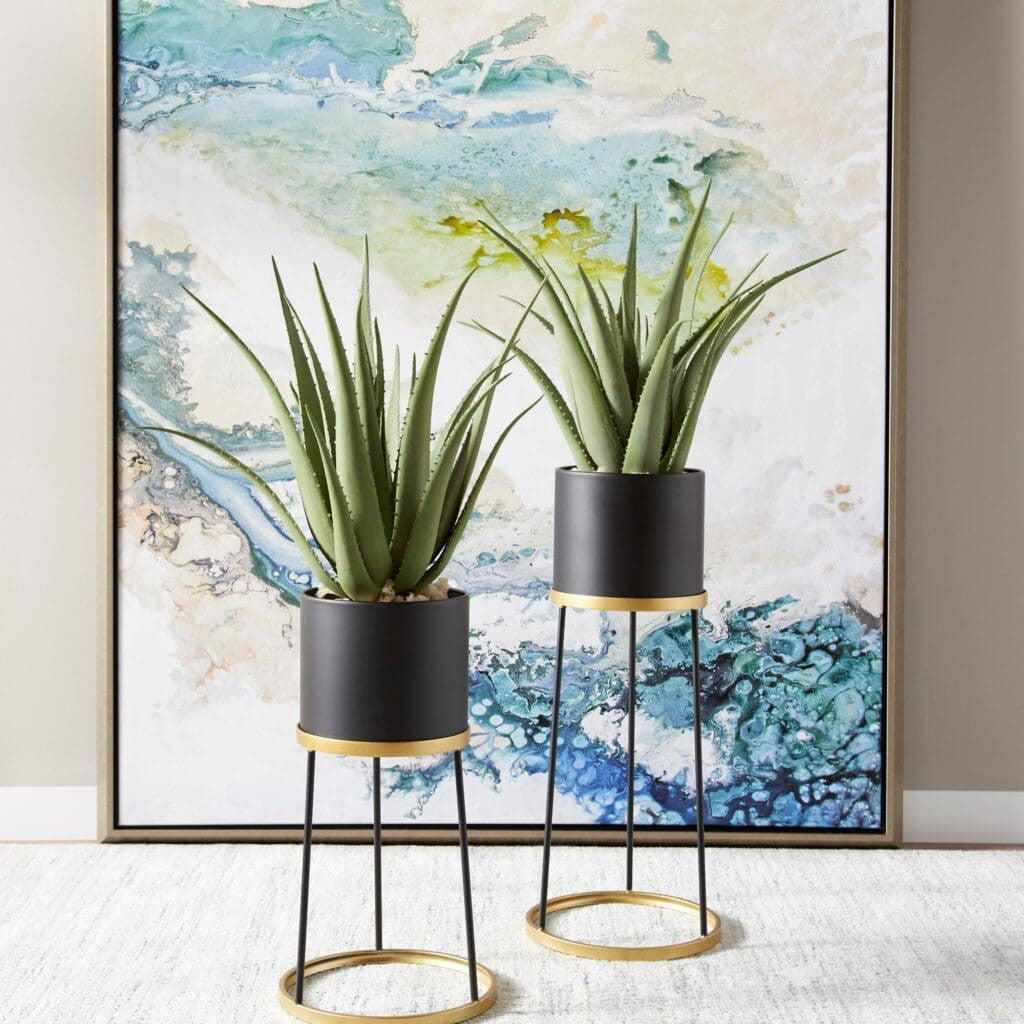 Cyan Design Liza Stand