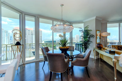 Chandeliers-Crystorama-275