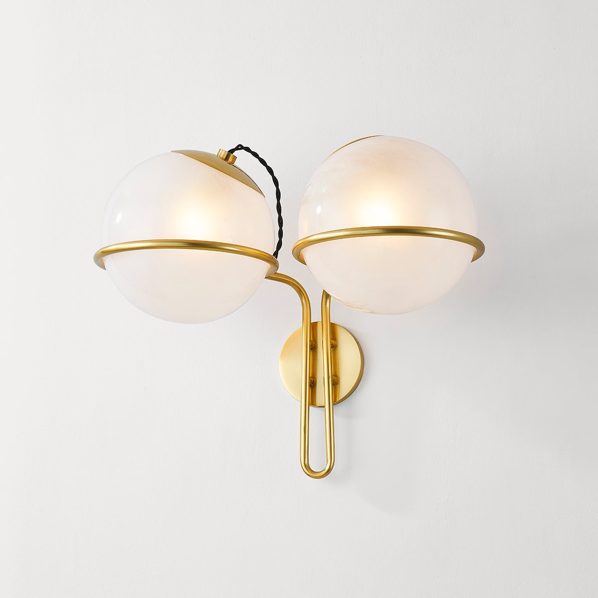Hudson Valley Hingham 2-Light Wall Sconce in Aged Brass, detail