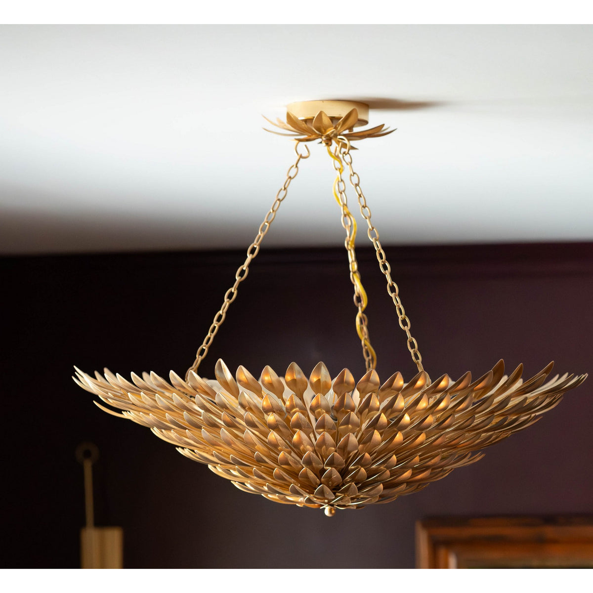 Broche 8-Light Antique Gold Chandelier