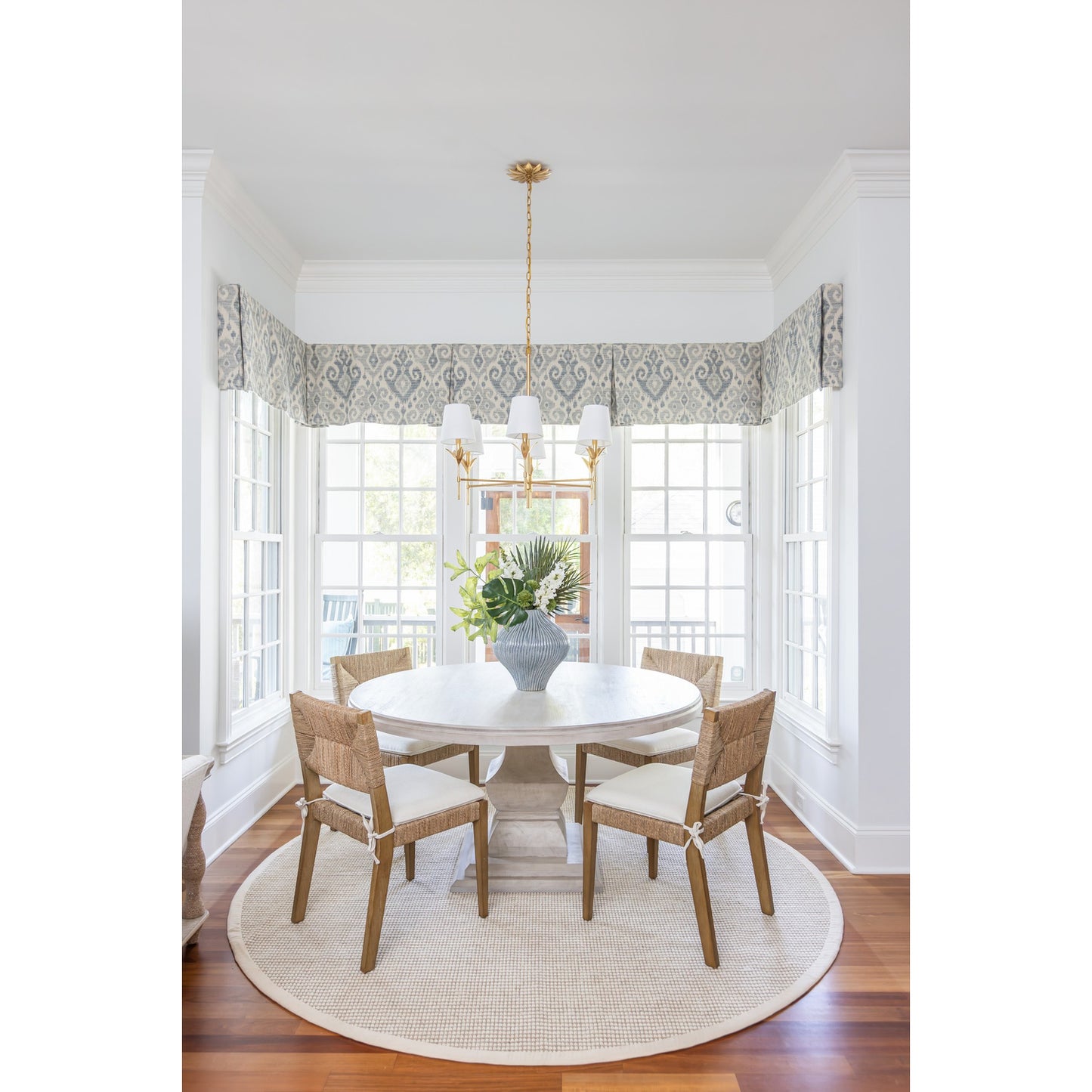 Broche 6 Light Chandelier