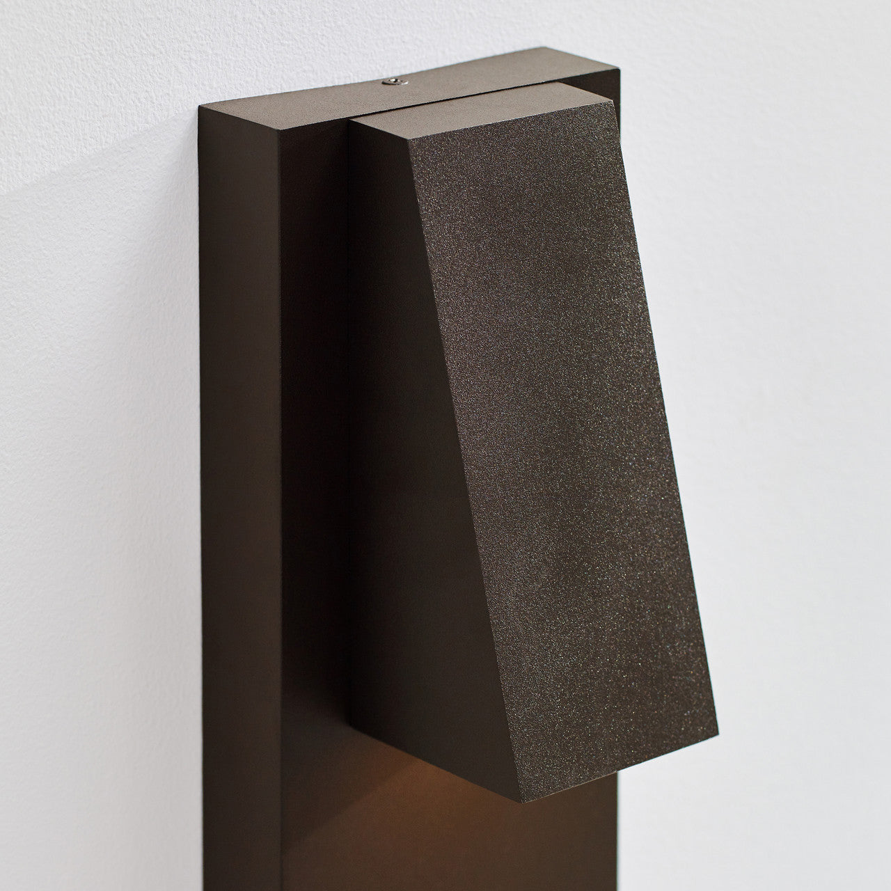 Peak Outdoor Wall, 1-Light, LED, Bronze, 13"H (700WSPEAKZ-LEDWD 70P9F5T)