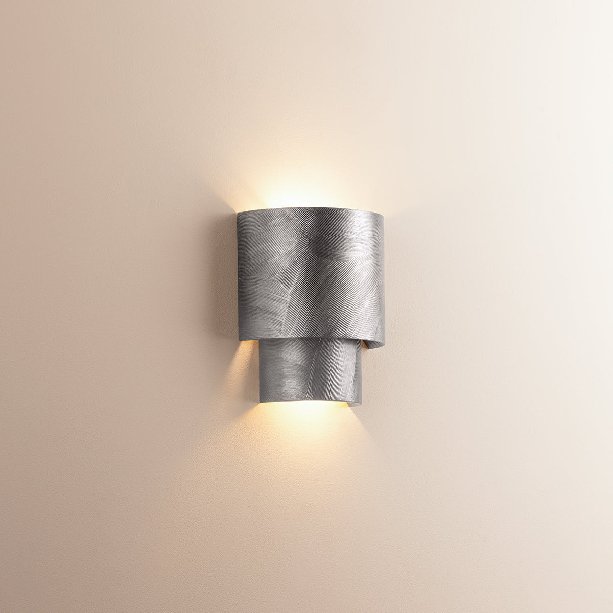 Hudson Valley Moray 2-Light Wall Sconce Black Silver Leaf detail view 2