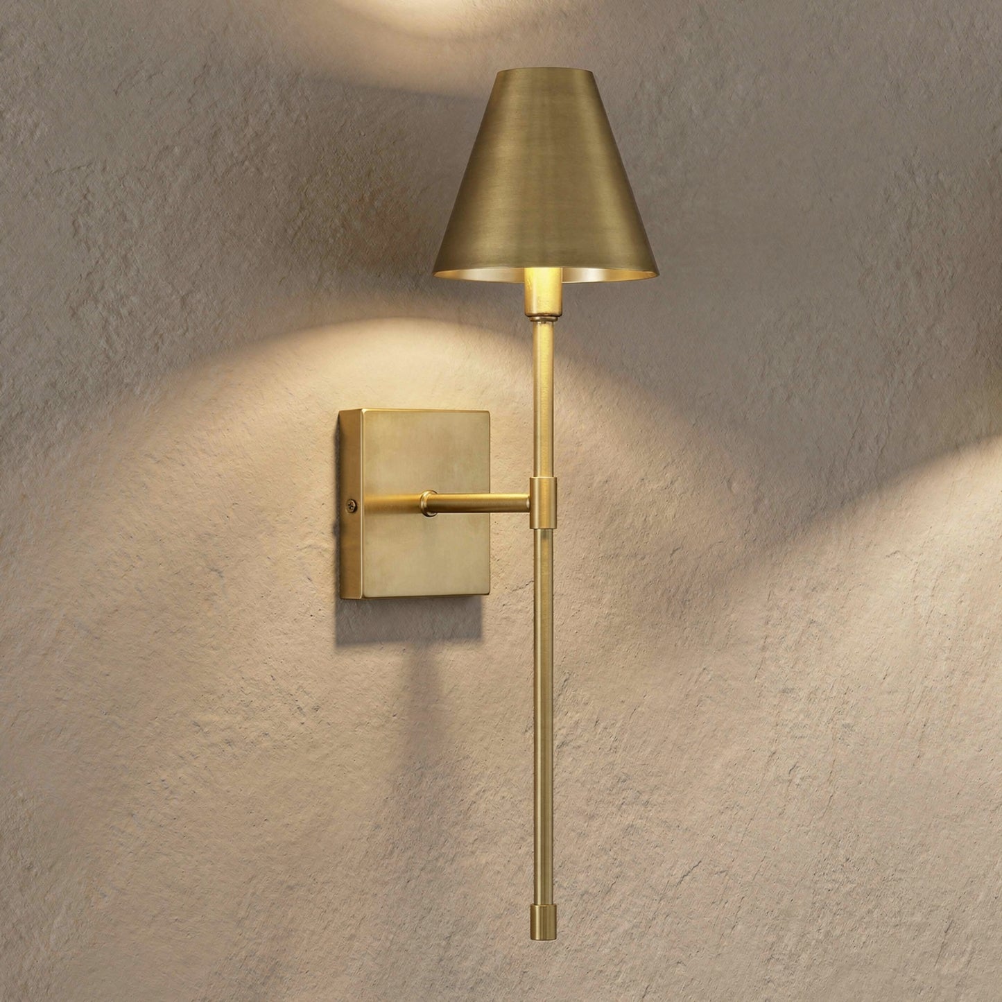 Jefferson 1-Light Wall Sconce in Warm Brass