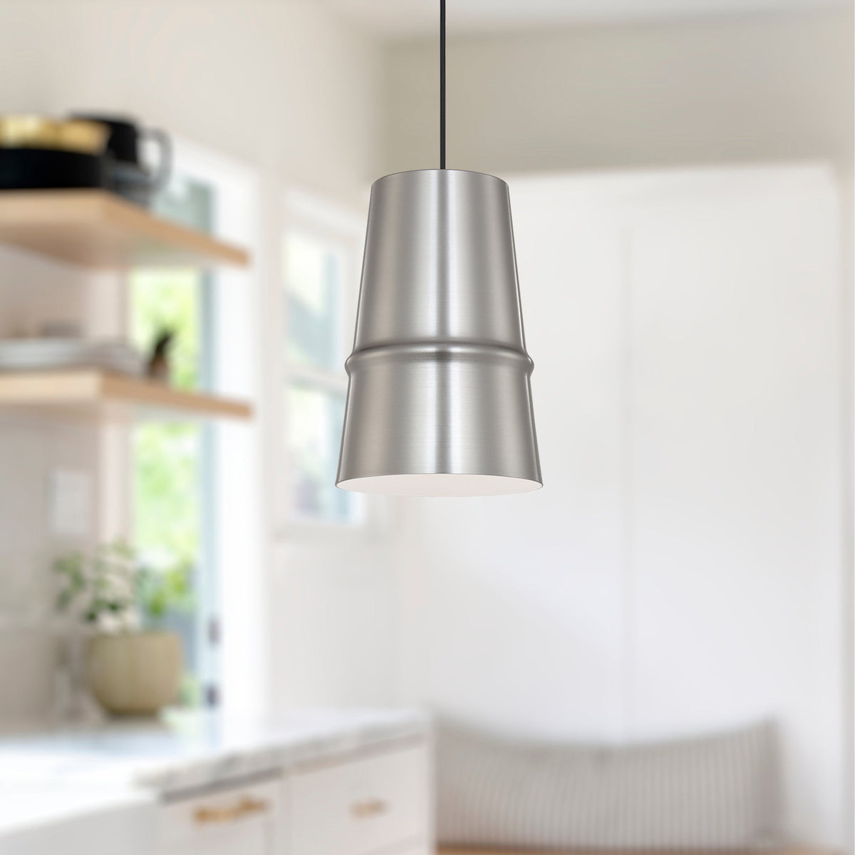 Castor 8" Pendant