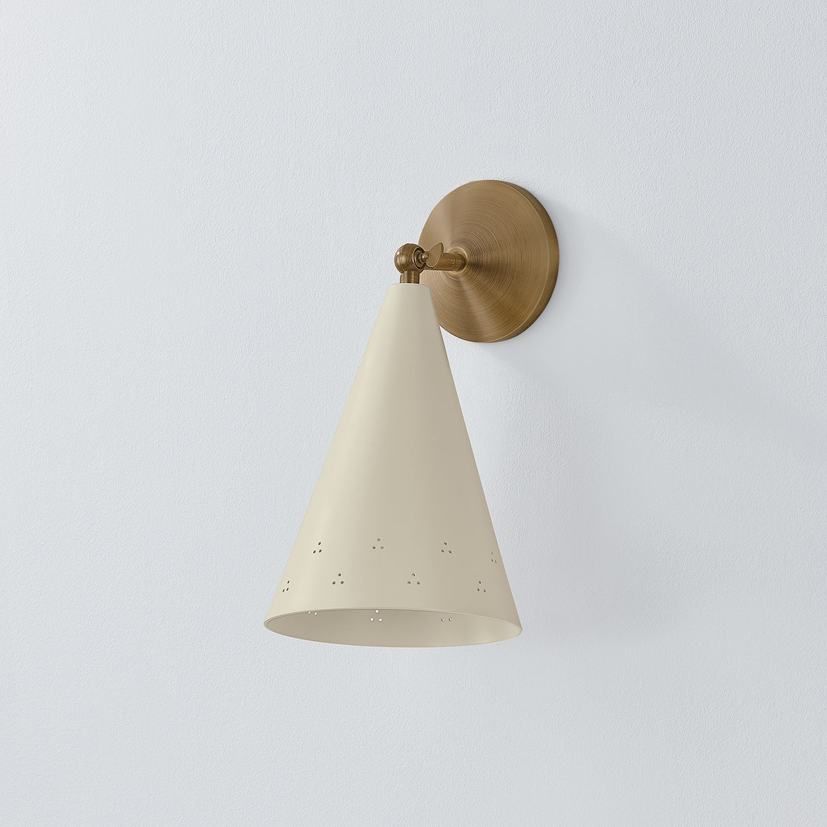 Hudson Valley Pawley Wall Sconce Historic Bronze / Soft Sand detail view 1