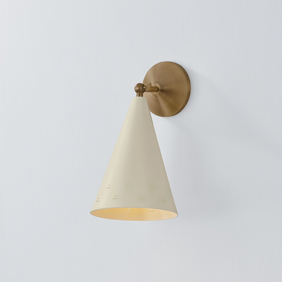 Hudson Valley Pawley Wall Sconce Historic Bronze / Soft Sand detail view 2
