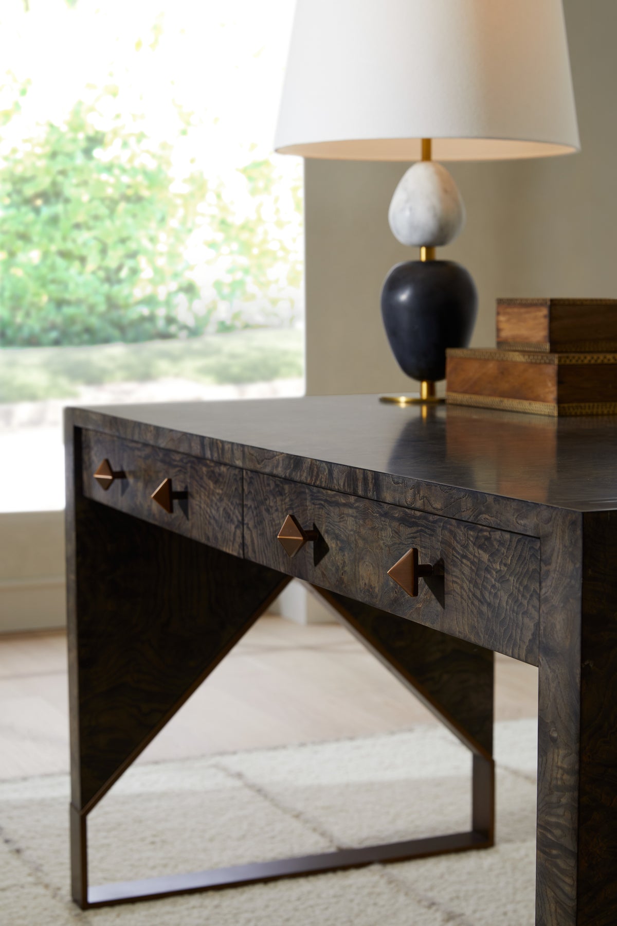Jupiter Desk