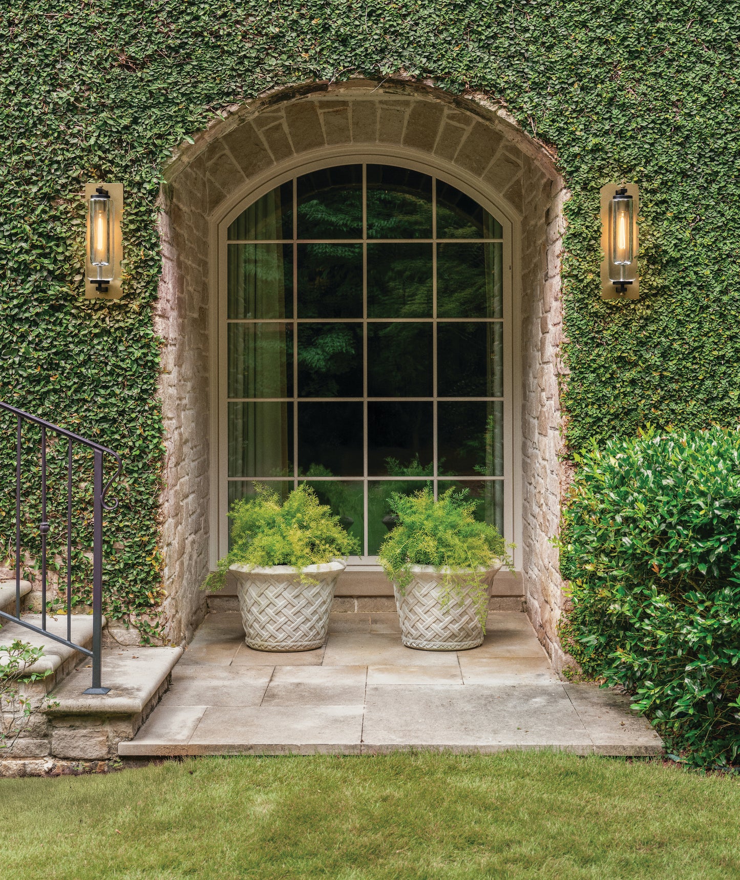Lourde Medium Wall Mount Lantern