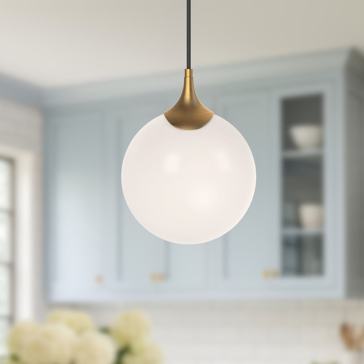 Nouveau 8" Pendant