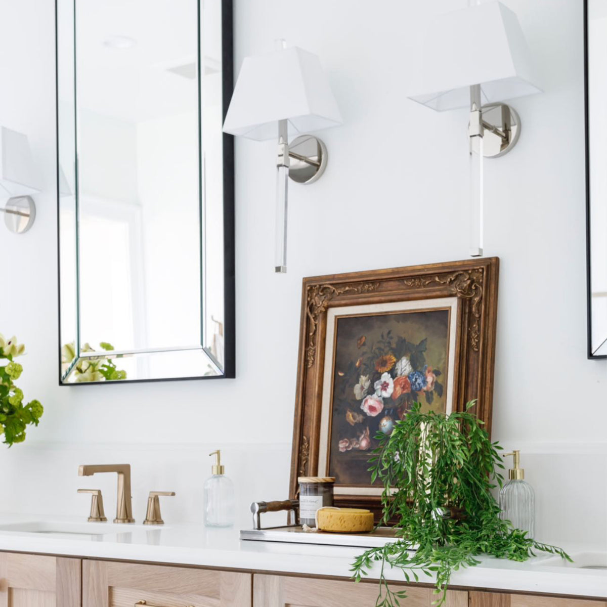 Renee 1 Light Wall Mount