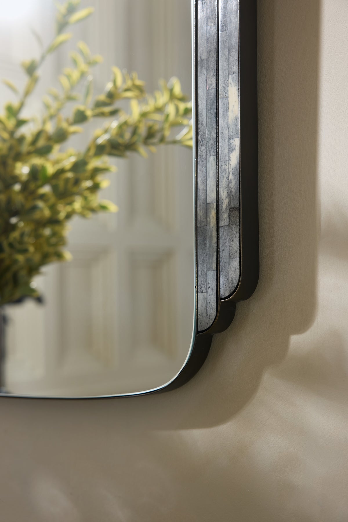 Iyla Mirror