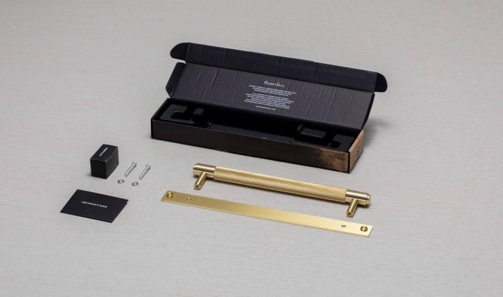Buster + Punch Pull Bar, Plate, Cross, Medium, Brass