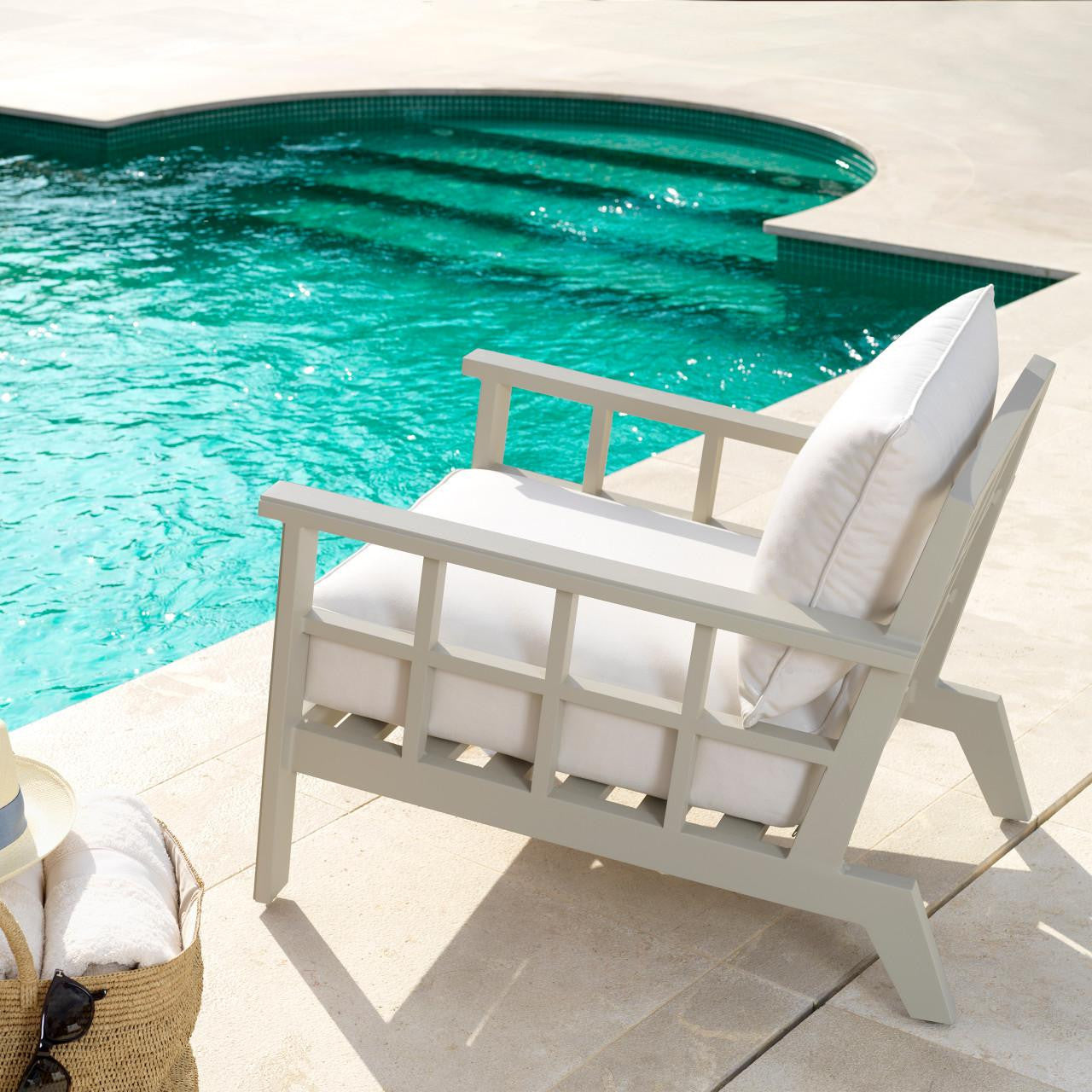 Eichholtz-11-capferratclubchair