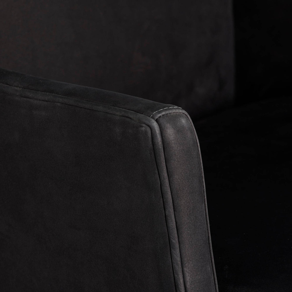 Budelli Wing Chair Noir Nubuck