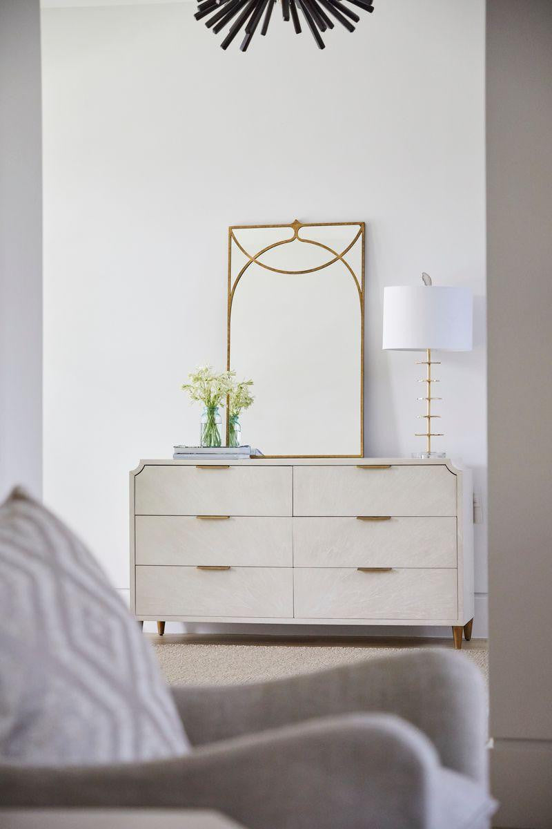 Gabby Chiri Chest