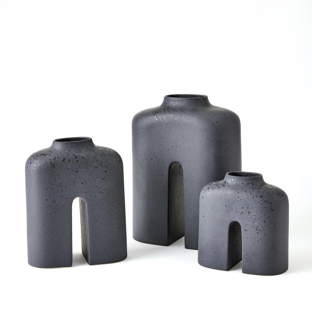 Global Views Guardian Large Black Vase