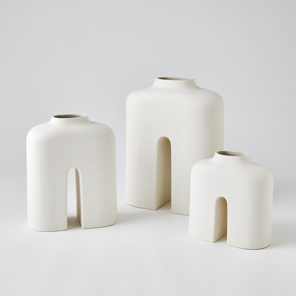 Global Views Guardian Medium White/Cream Vase