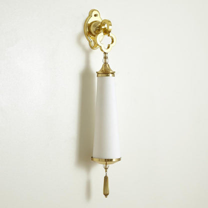 Global Views Quatrefoil Brass Wall Sconce HW