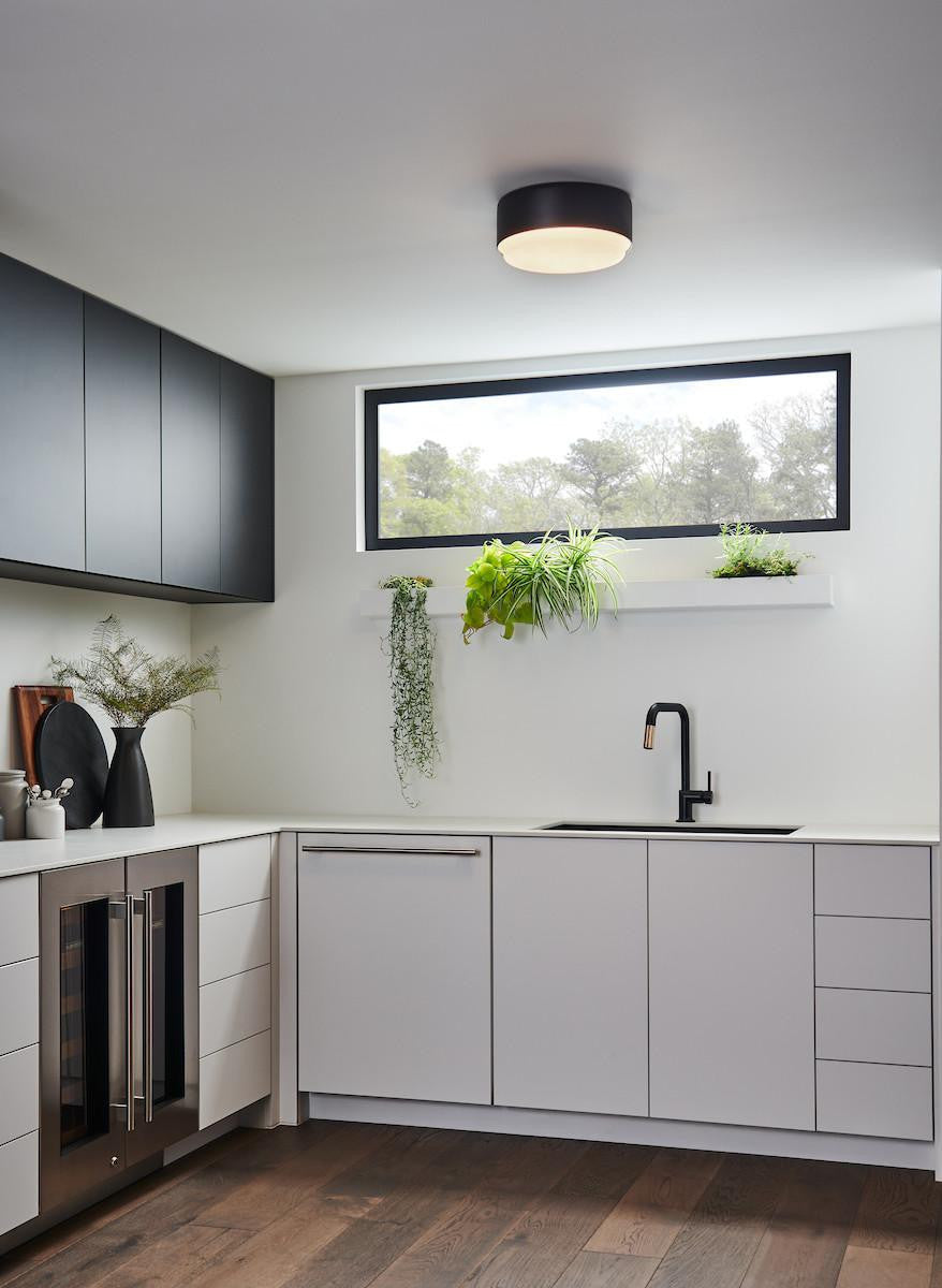Hinkley Cedric Medium Flush Mount Steel, Lacquered Brass