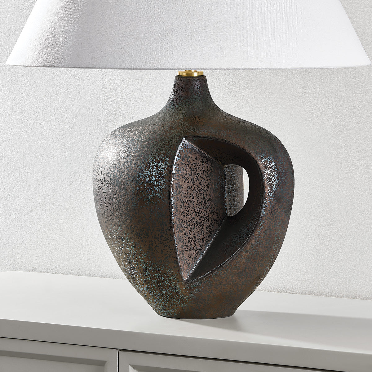 Hudson Valley Avenel Table Lamp Aged Brass/Ceramic Reactive Bronze detail view 1