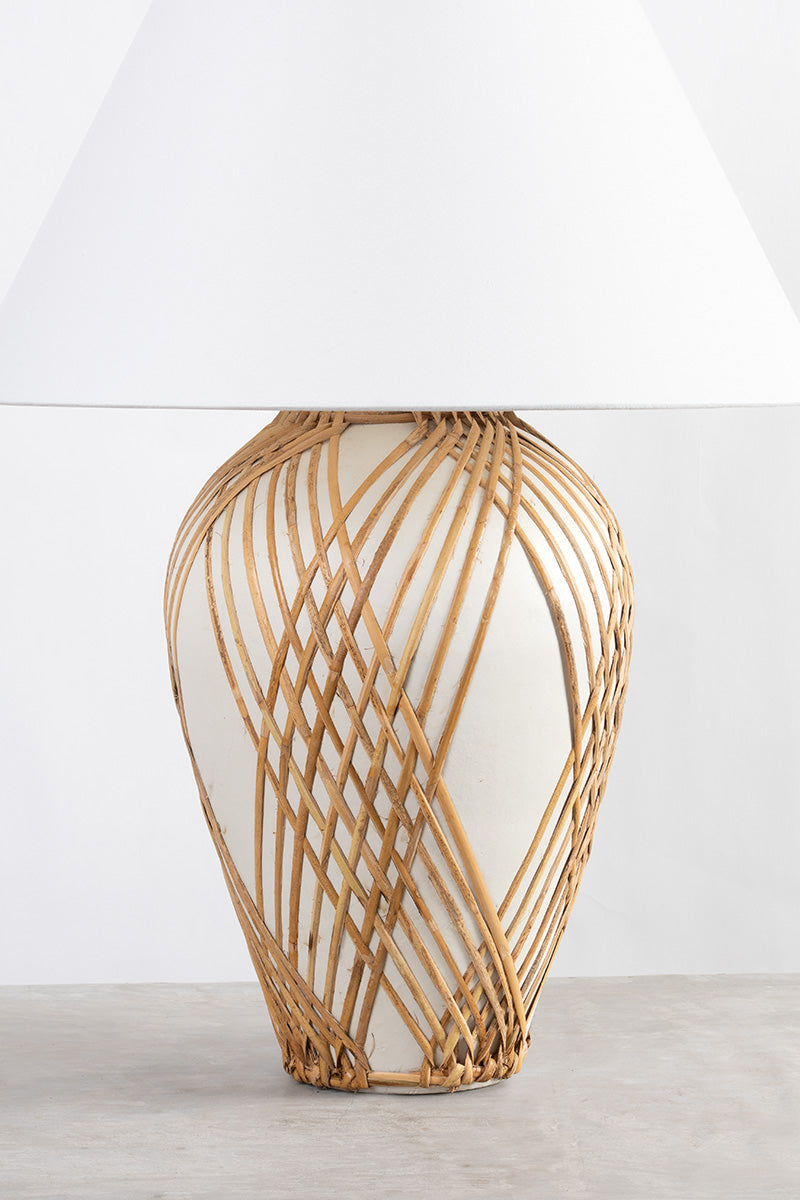 Hudson Valley Bayonne Table Lamp in Vintage Gold Leaf / Ceramic White With Rattan, room setting 3