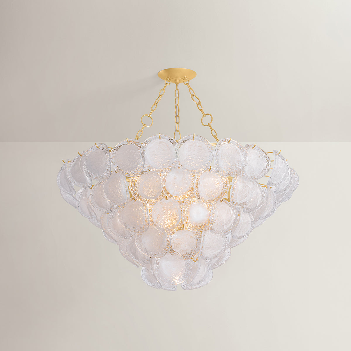 Hudson Valley Cedar Hill 17-Light Chandelier in Vintage Gold Leaf, alternate view 1