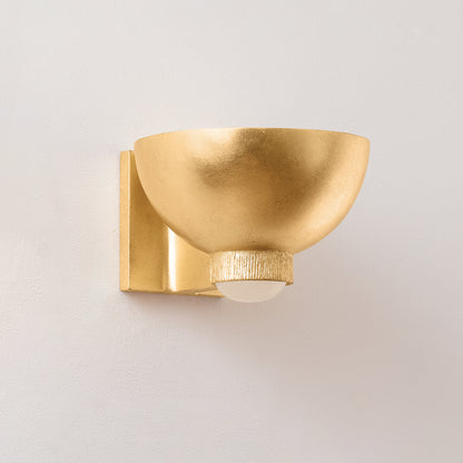 Hudson Valley Fairview Wall Sconce Vintage Gold Leaf detail view 1