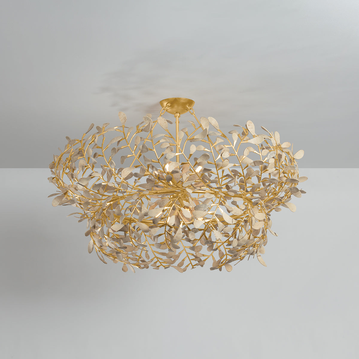 Hudson Valley Maybrook 8-Light Chandelier Vintage Gold Leaf detail view 2