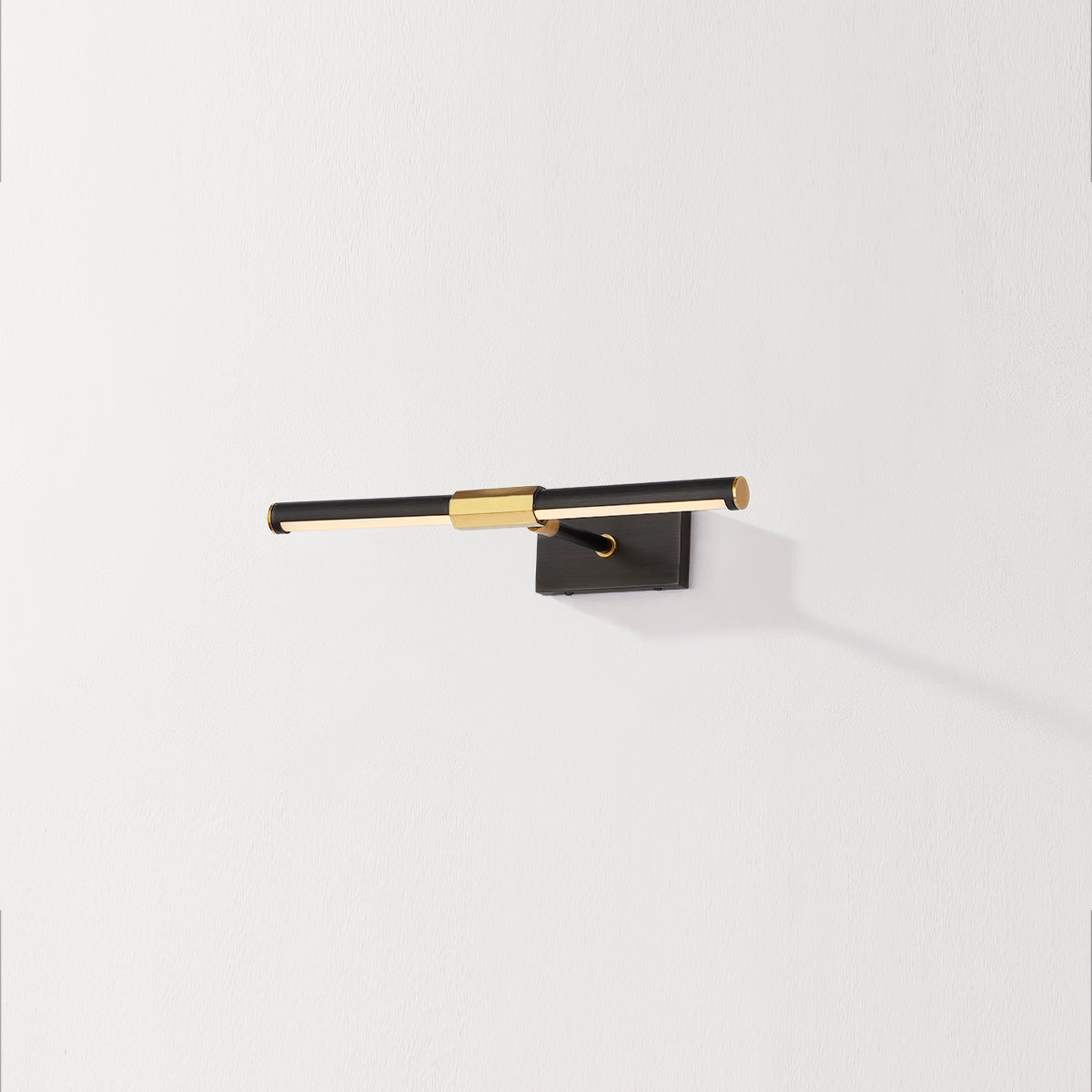 Hudson Valley Melbourne 16" Picture Light in Aged Brass, alternate view 2