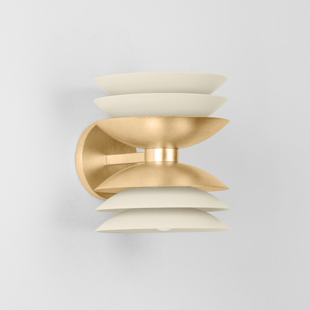 Hudson Valley Oneida 2-Light Wall Sconce in Vintage Gold Leaf / Soft Sand, alternate view 1