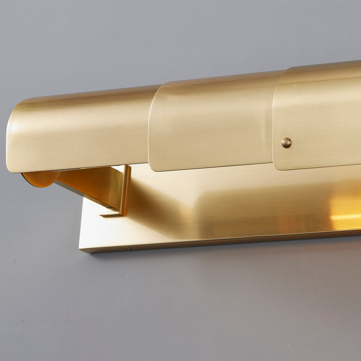 Hudson Valley Oneonta 2-Light Picture Light in Aged Brass, alternate view 1