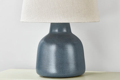 Hudson Valley Ridgefield Table Lamp in Aged Brass / Ceramic Textured Navy, room setting 1