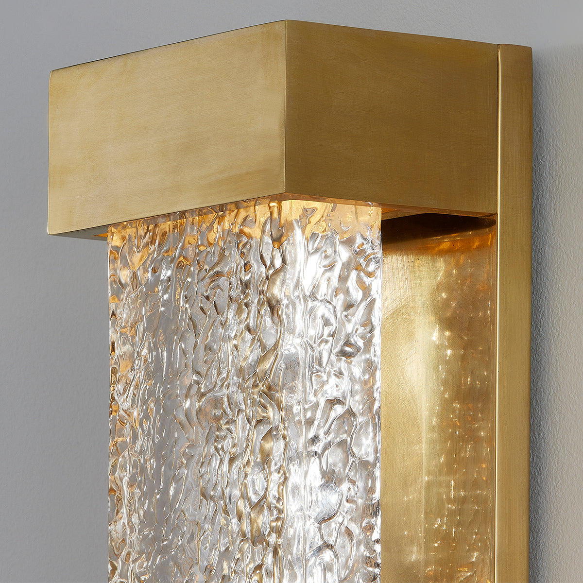 Hudson Valley Tannersville 15" Tall Wall Sconce in Aged Brass, alternate view 1