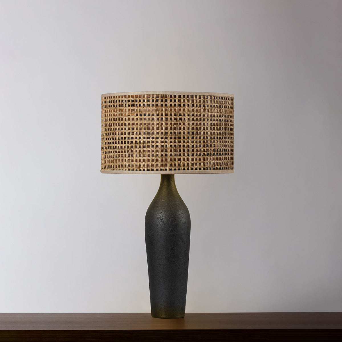 Hudson Valley Wingdale Table Lamp Aged Brass/Ceramic Black Ash detail view 2