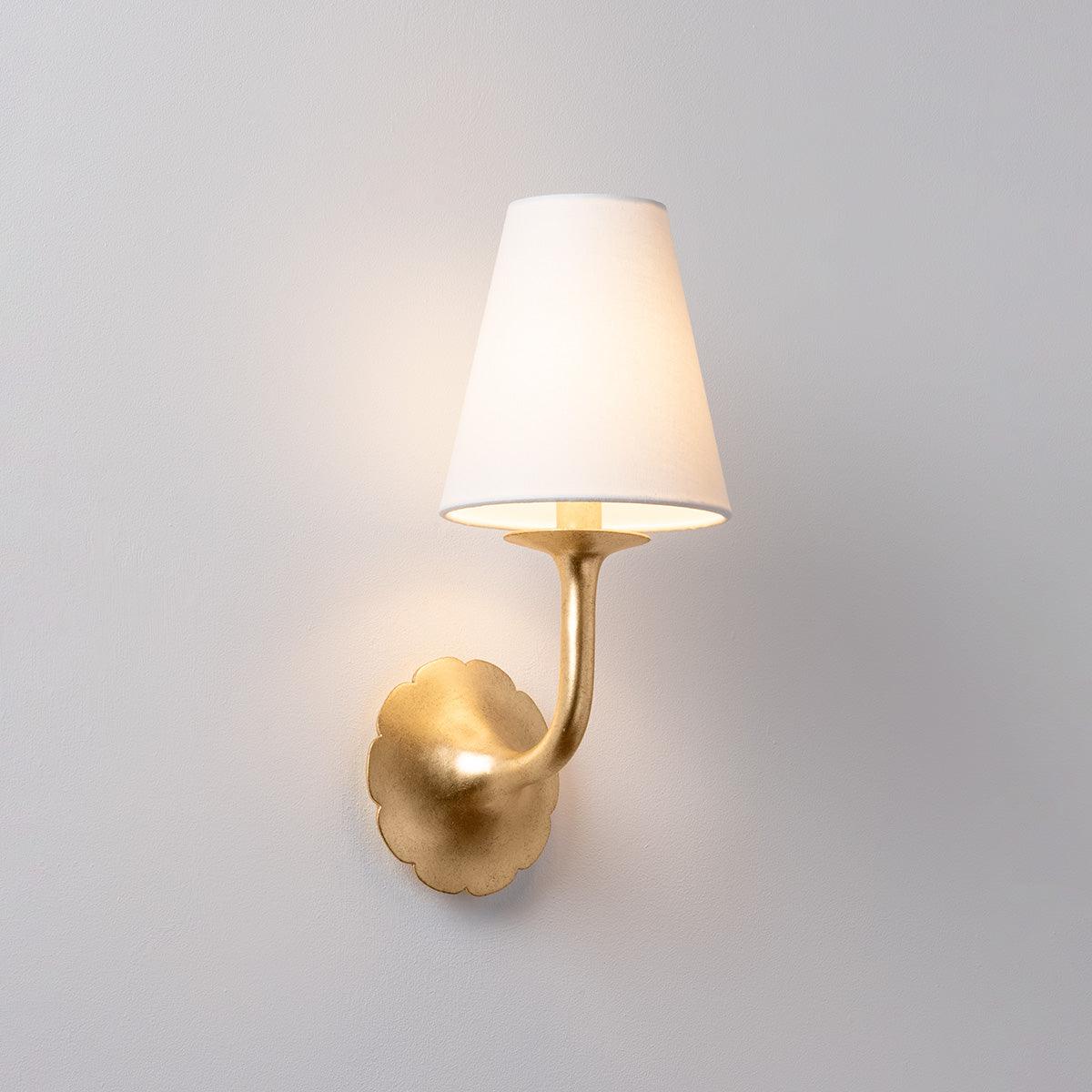 Hudson Valley Winnipeg Wall Sconce Vintage Gold Leaf detail view 2