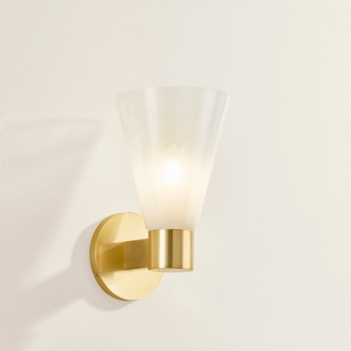 Mitzi by Hudson Valley Lighting Alma 1-Light Wall Sconce in Aged Brass, detail view 4